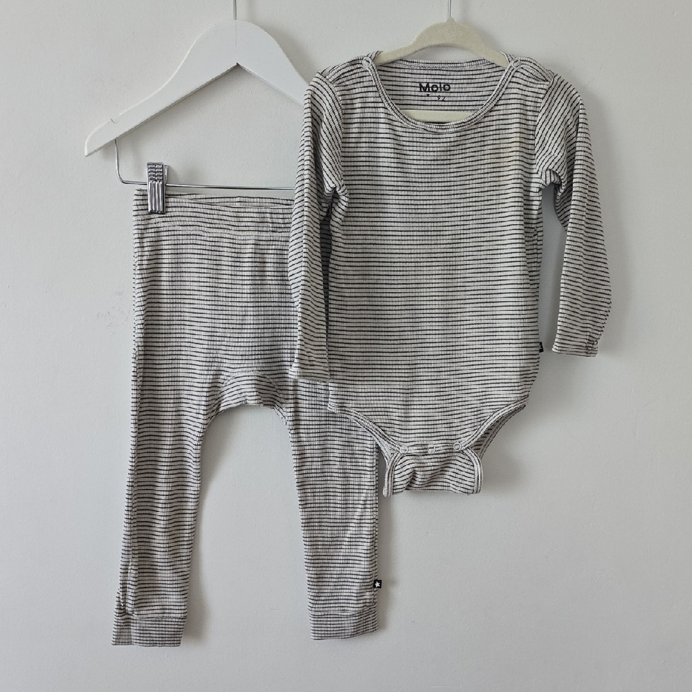 Molo Black and White Striped Baby Outfit Sz 92 (2 US)